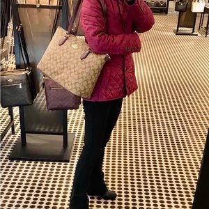 NWT Coach Gallery Tote In Signature Canvas